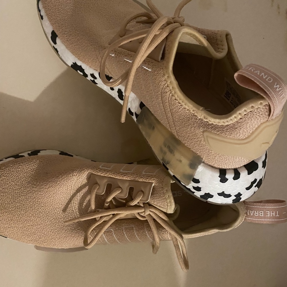 Sneakers 👟 Adidas cream rose